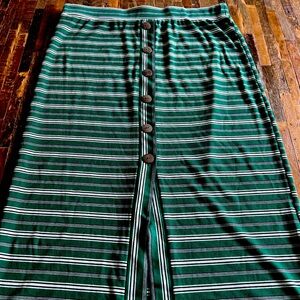 Stretch knit pencil skirt with button detail sz XL